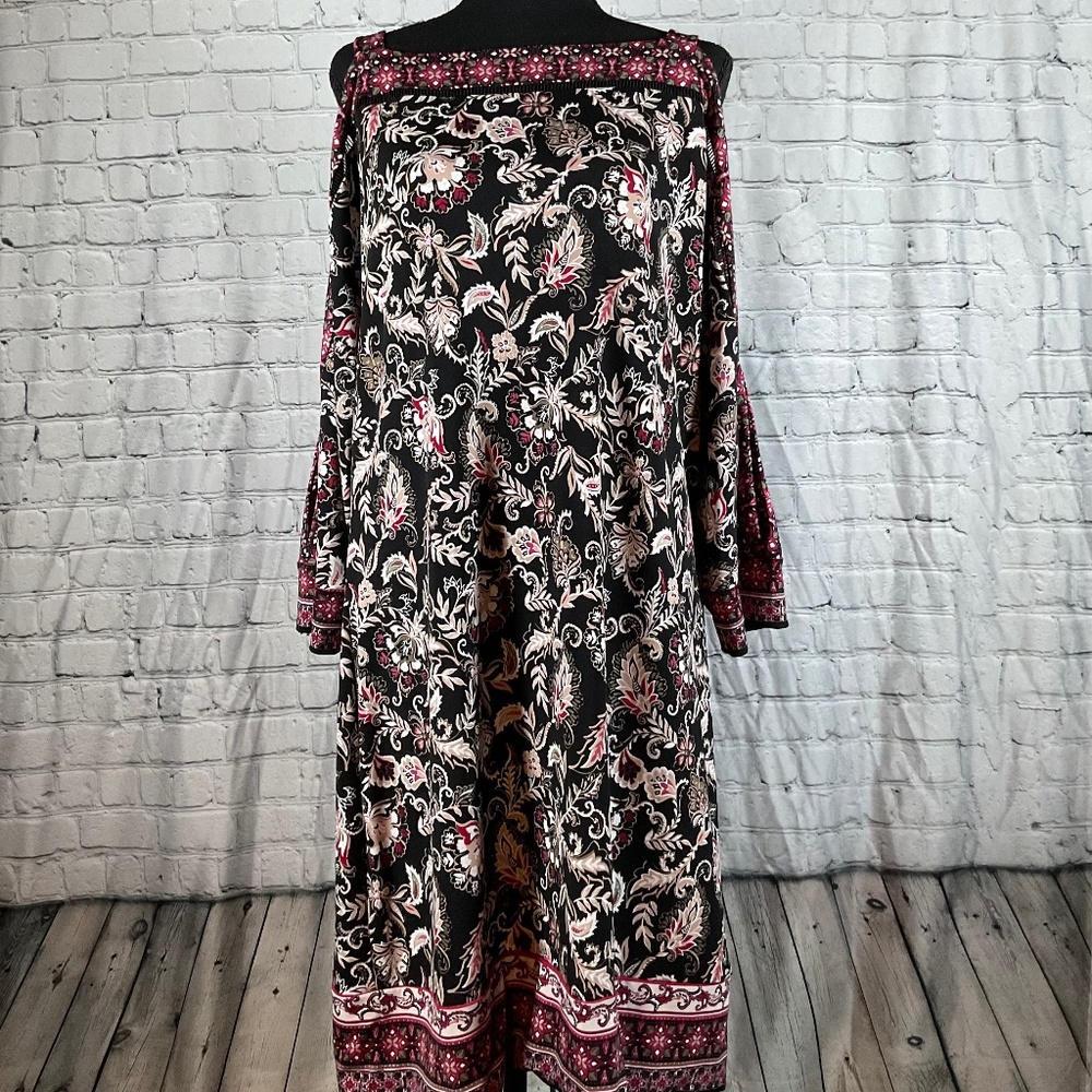 Lovely WHBM tunic-style cold shoulder dress